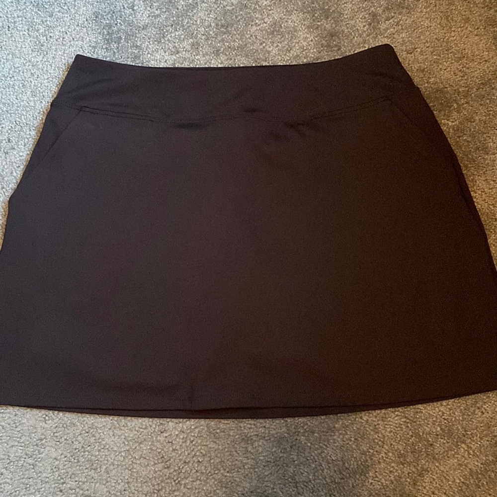 Tommy Bahama black active skirt